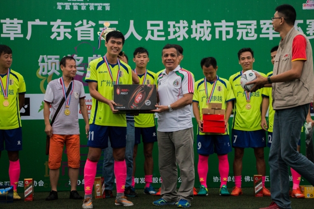 韦德：首轮证明戈贝尔是4届DPOY 他让约基奇失去了节奏
